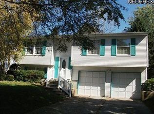 476 Honeysuckle Ln, Wadsworth, OH 44281