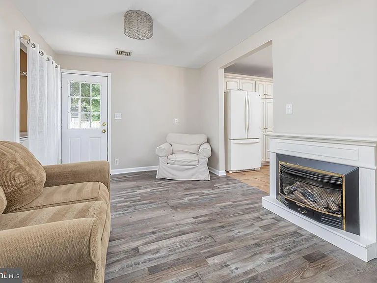 1304 Clearbrook Ave — Photo 8