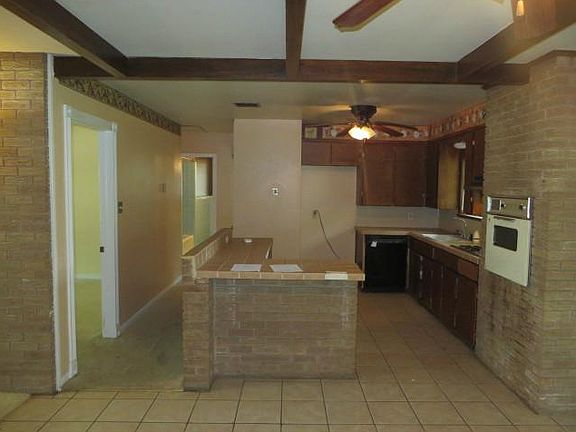 4th image of 1719 Bayou Cir