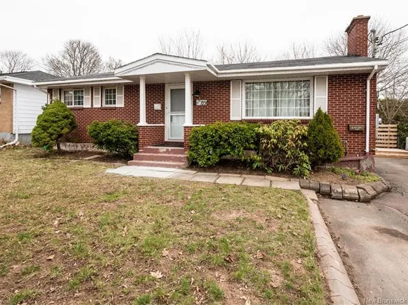 89 Mount Royal Blvd, Moncton, NB E1E 2V3