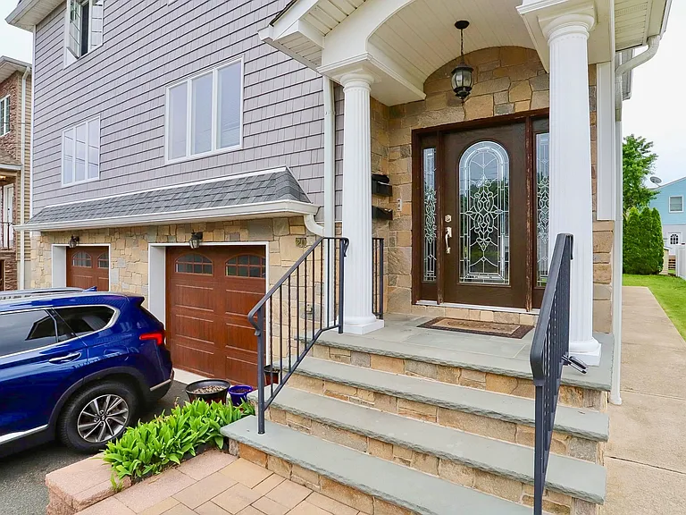 20 Franklin Ave — Photo 18