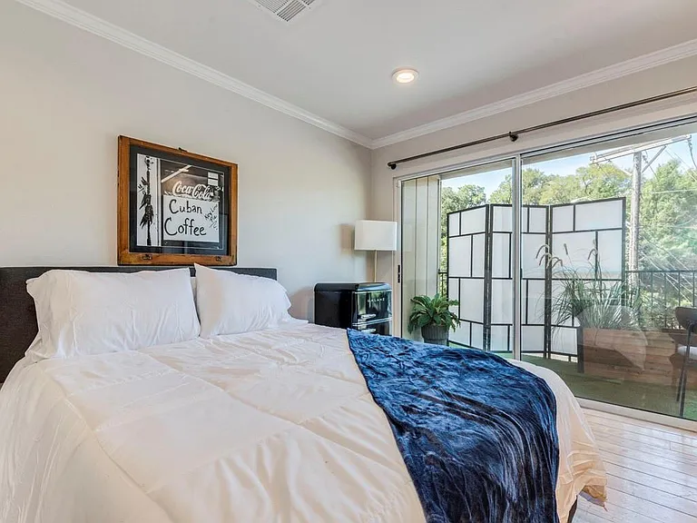 500 E Riverside Dr #206 — Photo 19