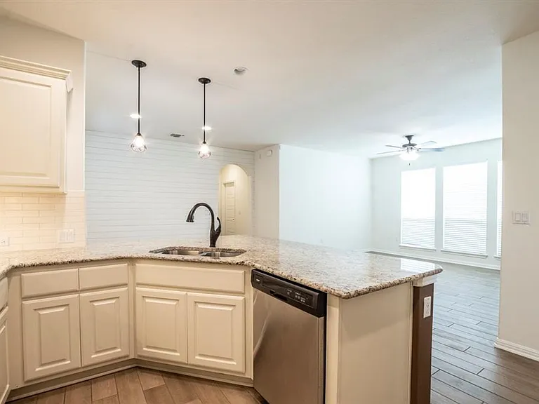 8920 Cattalo Ln — Photo 7