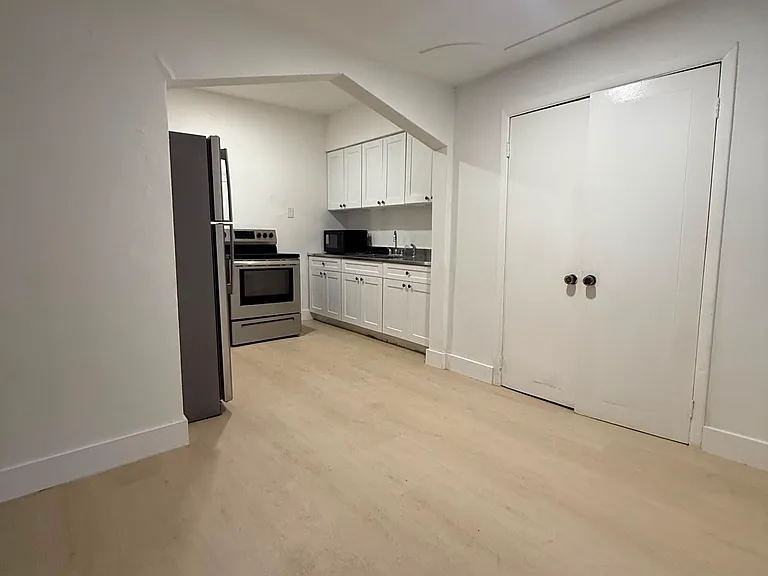 119 NE 56th St #3 — Photo 5