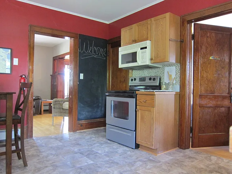 113 N 6th St — Photo 3