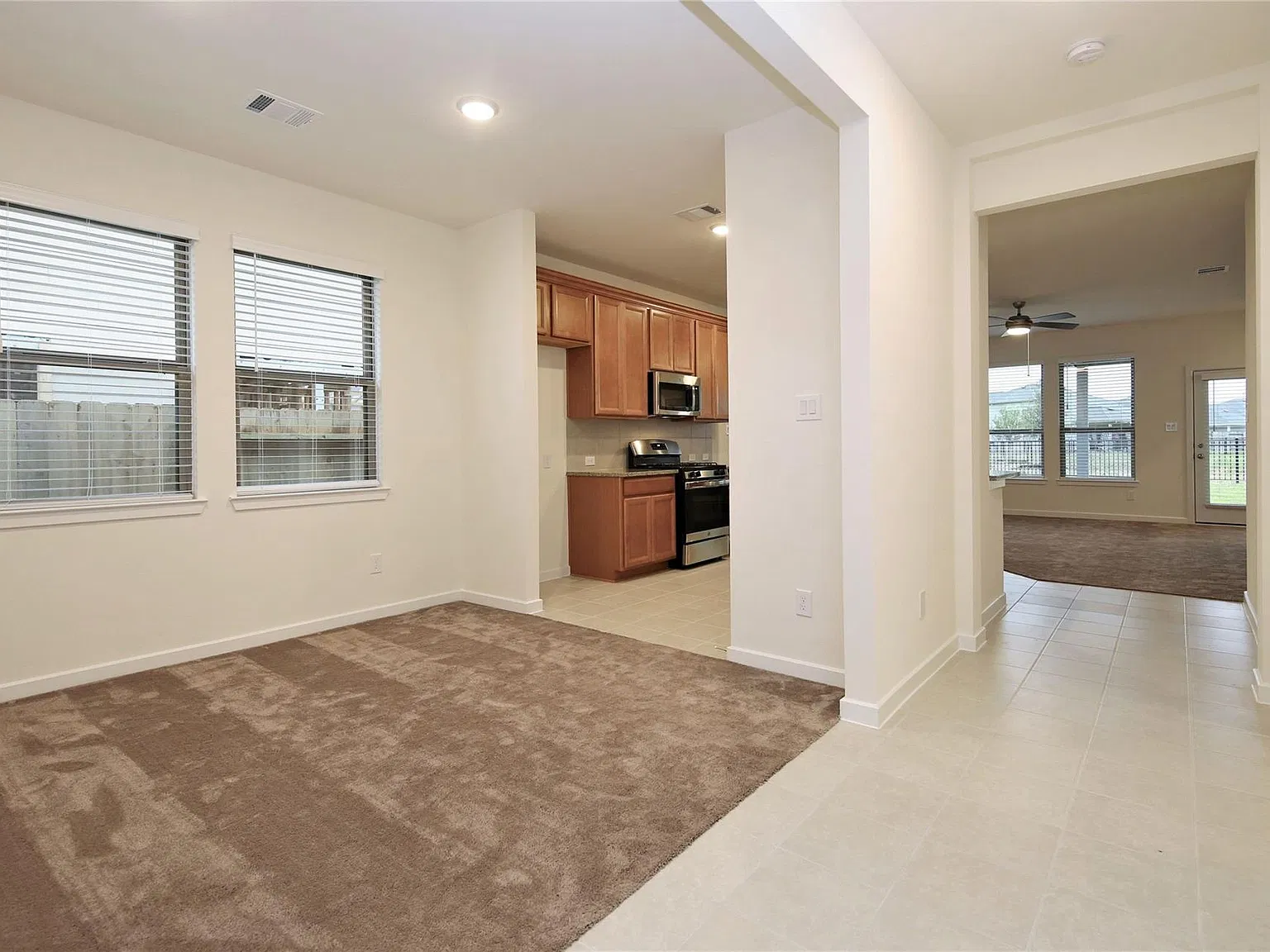 3 bed, 2.0 bath, 1750 sqft, $2,200 — Photo 4