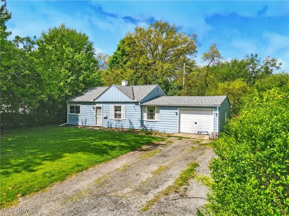 1942 Benjamin Rd, Madison, OH 44057