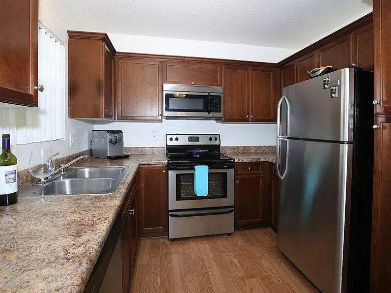 7614 Parkway Dr — Photo 45