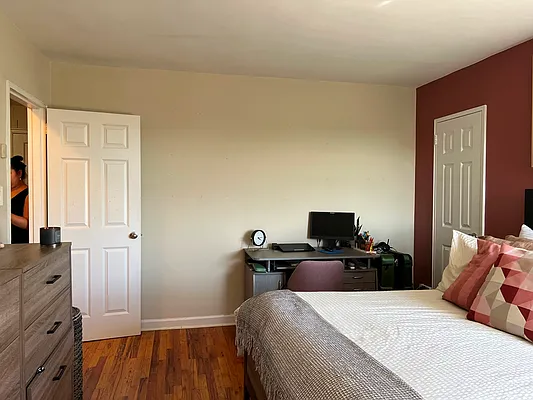 Rented by Prime Realty | media 19