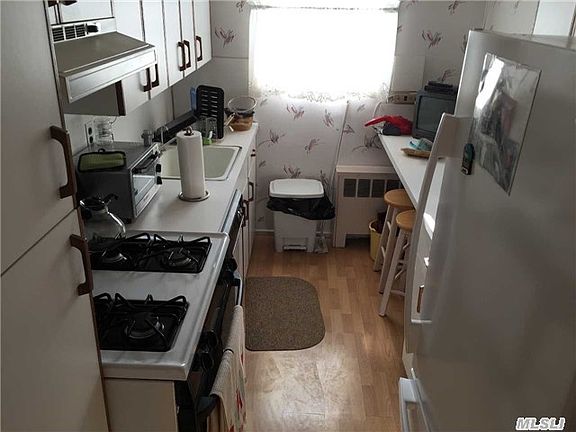 2nd image of 1556 212th St