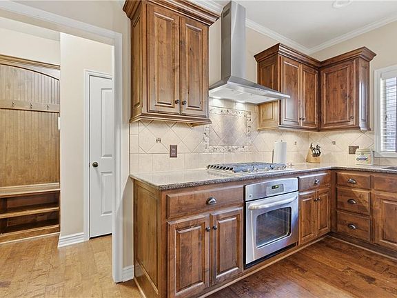 4th image of 9305 N Hunter Ct