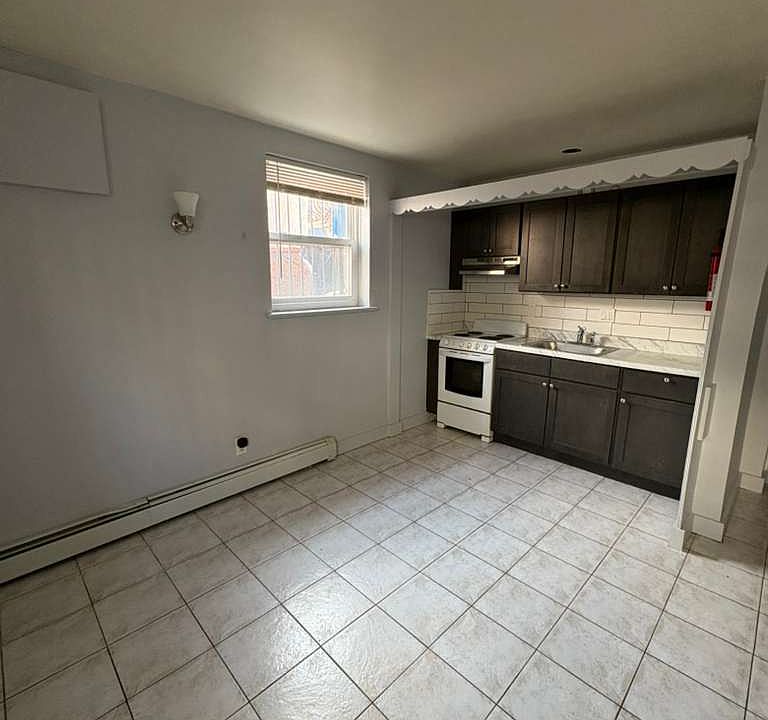 1st image of 657 Nye Ave APT B3
