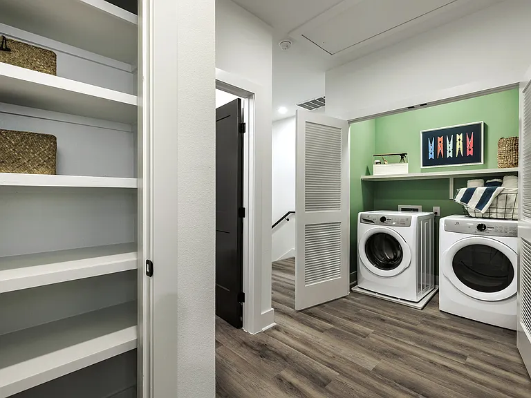 Escalon Townhomes — Photo 14