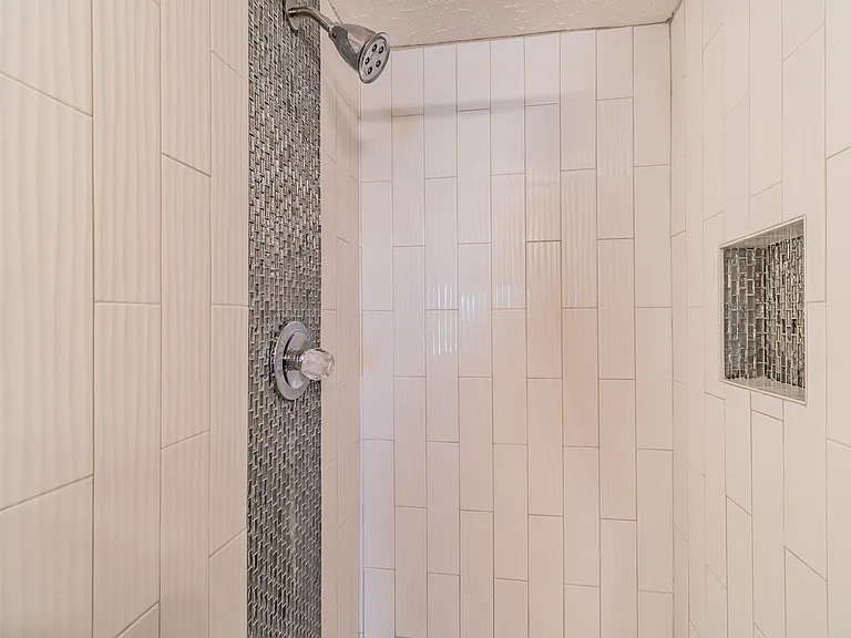 2419 W Stroud Ave #B — Photo 15