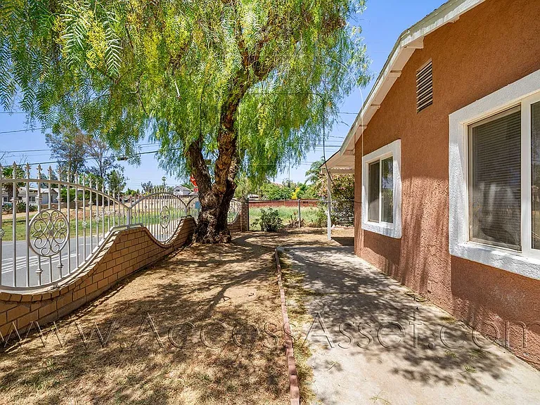 23865 Goetz Dr — Photo 19
