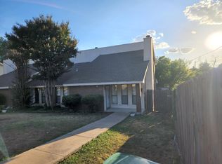 1400 W Park Dr, Carrollton, TX 75006