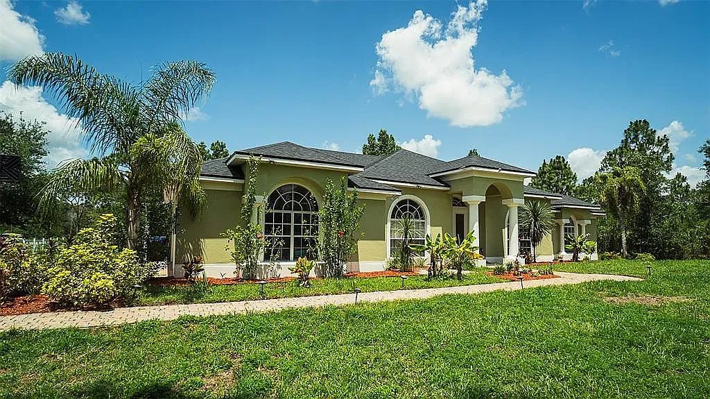 4 bed, 3007 sqft, $4,200 — Photo 2