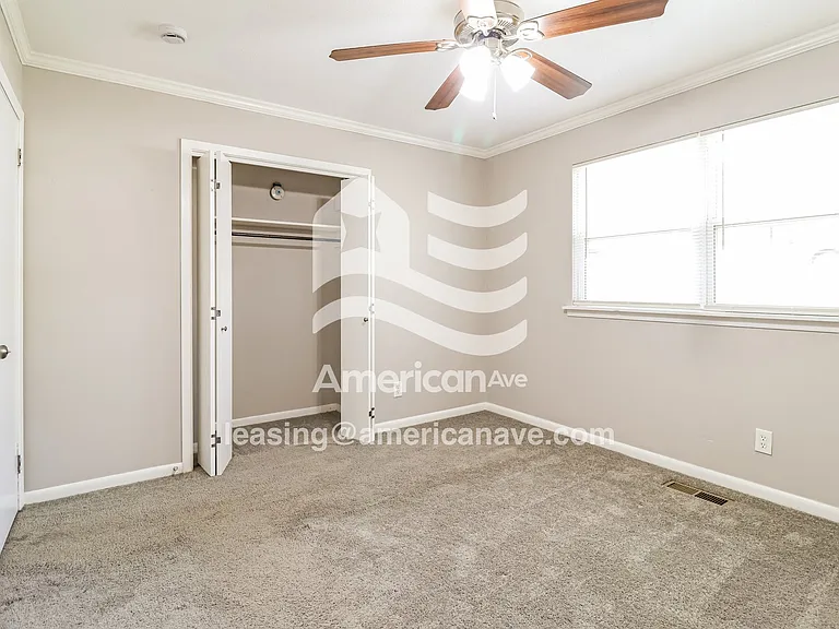 1530956_008_main_bedroom_9.jpg