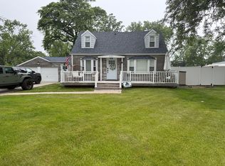 684 Pfingsten Rd, Northbrook, IL 60062