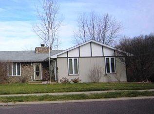 2124 Highwood Ave, Pekin, IL