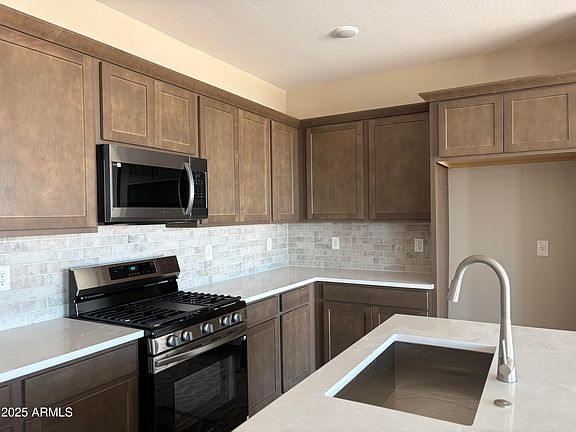 3rd image of 18162 W LARKSPUR Drive