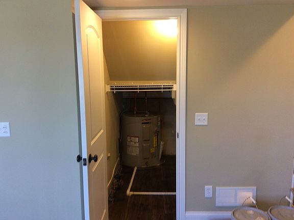 5th image of 191 Wyndcrest Ct APT B