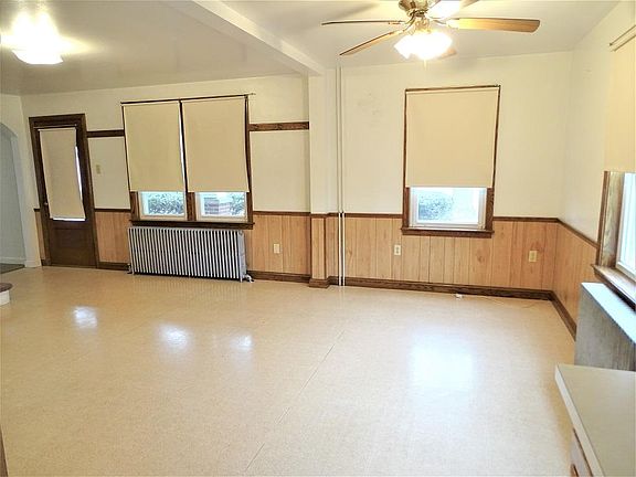 Eat-In Kitchen