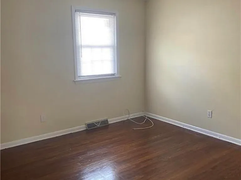 27 Manila Ave #2 — Photo 5