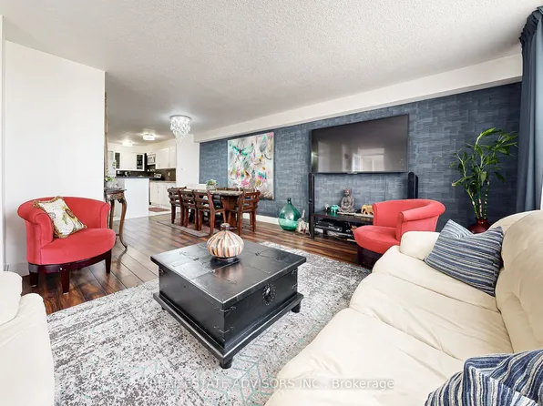 10 Tobermory Dr #705, Toronto, ON M3N 2Y5