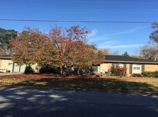 4102 Azalea Dr, Morehead City, NC 28557
