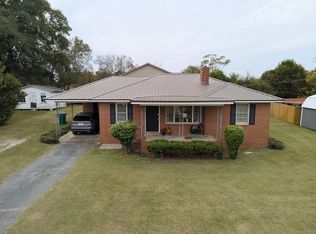 106 Taylor Dr, Cochran, GA 31014