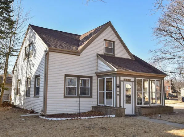 3223 North 54th STREET, Milwaukee, WI 53216