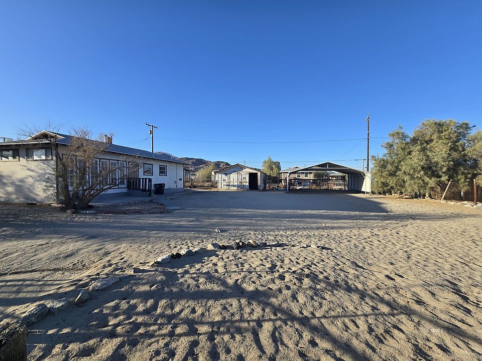 1st image of 13322 Mariposa St