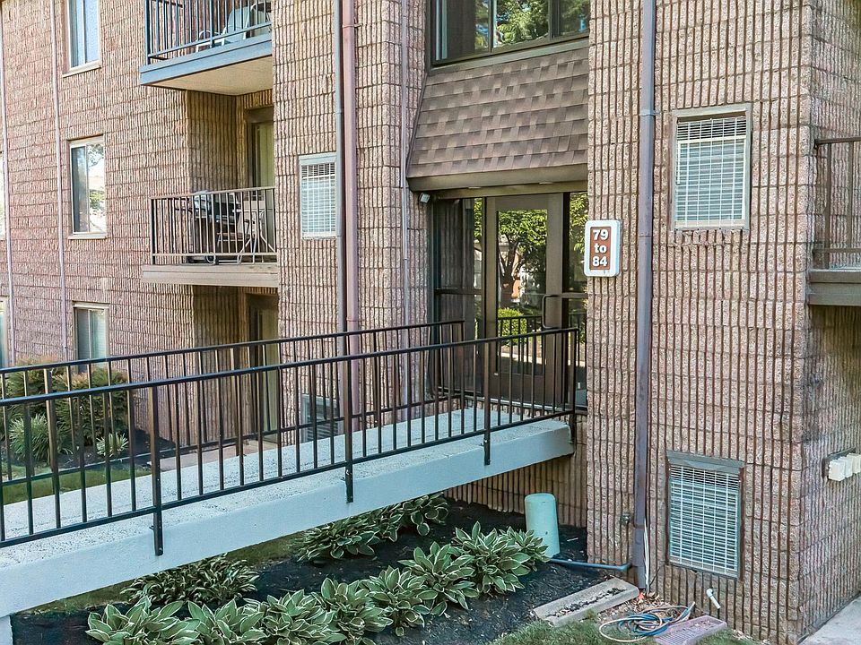 1st image of 81 Oakridge Dr