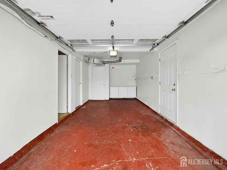 95 Pine St — Photo 29