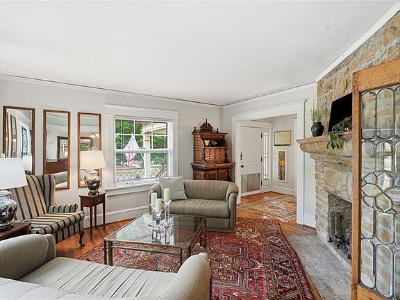 5th image of 4708 Rockhill Rd
