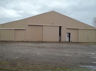 7667 Akron Rd, Lockport, NY 14094