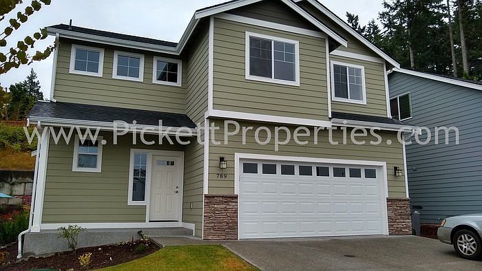 1st image of 789 Freedom Ct SE