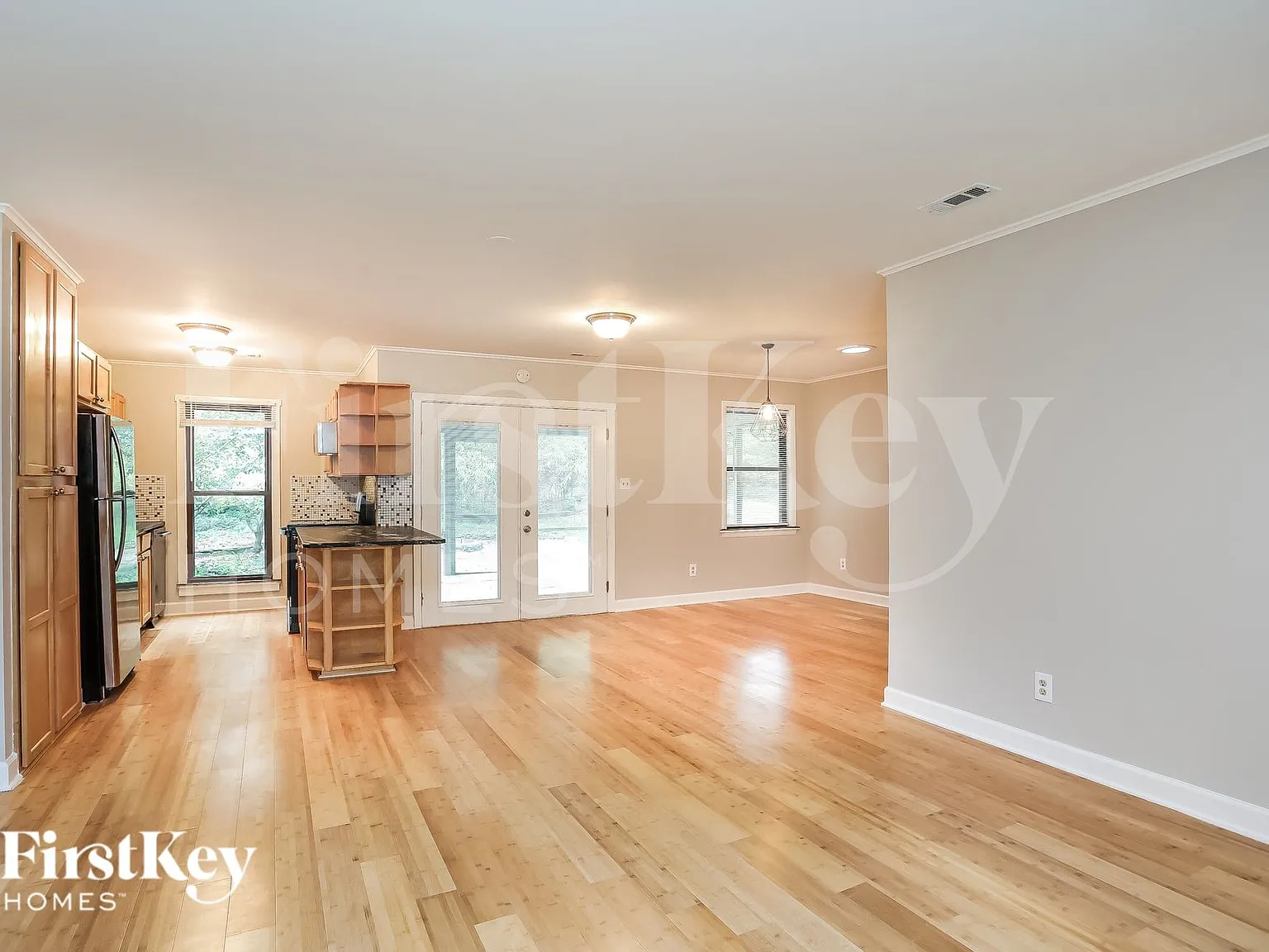 3 bed, 2.0 bath, 1512 sqft, $2,165 — Photo 3
