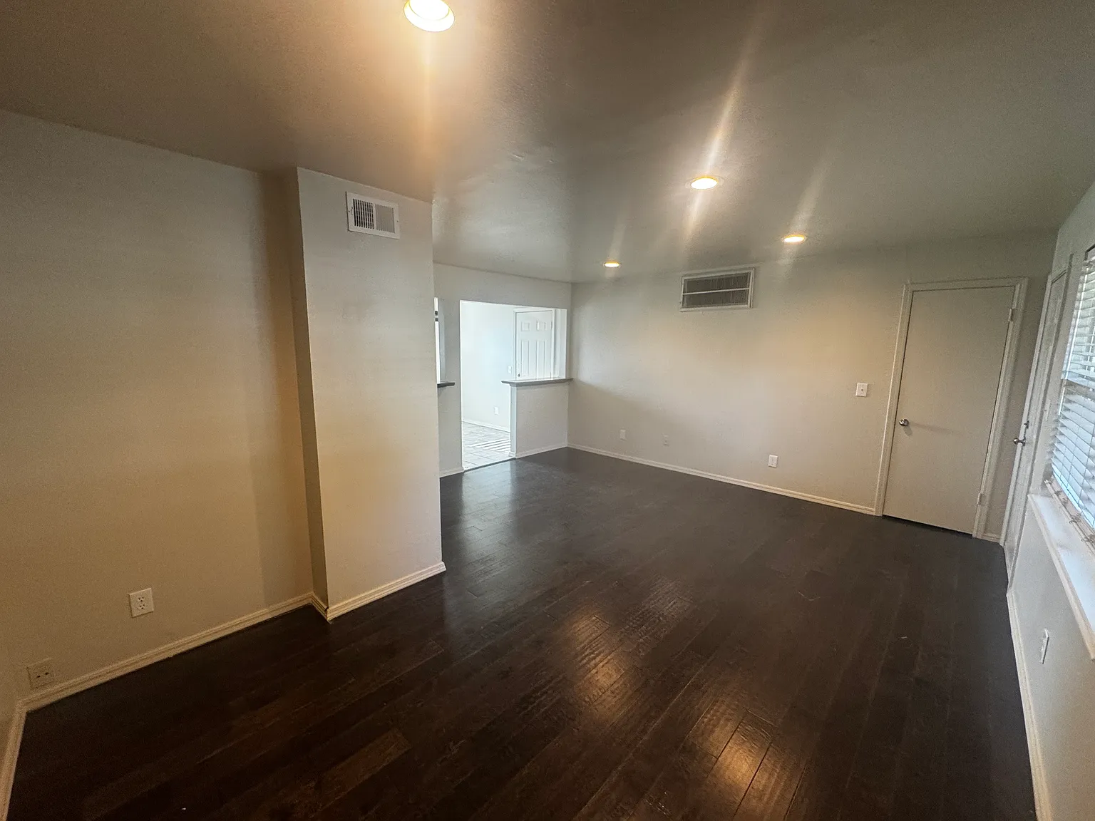 2 bed, 858 sqft, $1,250 — Photo 4
