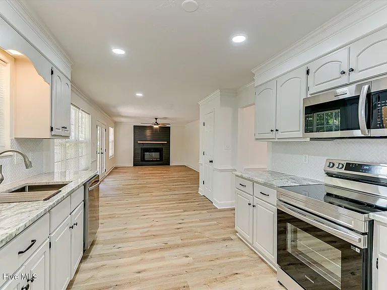 4688 Perry Mill Cir — Photo 15