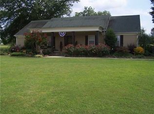 611 Duren Dr, Adamsville, TN 38310