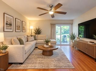 10 Parkside Ct, Wayne, NJ 07470