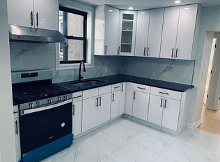 33-08 Ditmars Blvd, Astoria, NY 11105