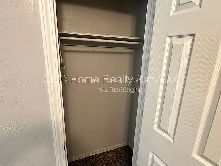 8417 S Villa Ave — Photo 18