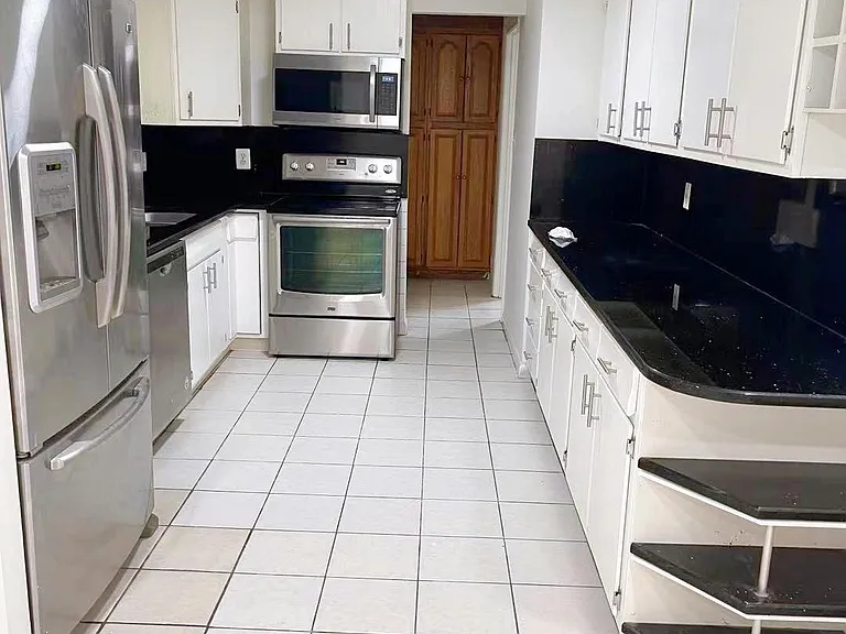 206 W Beech Rd — Photo 10