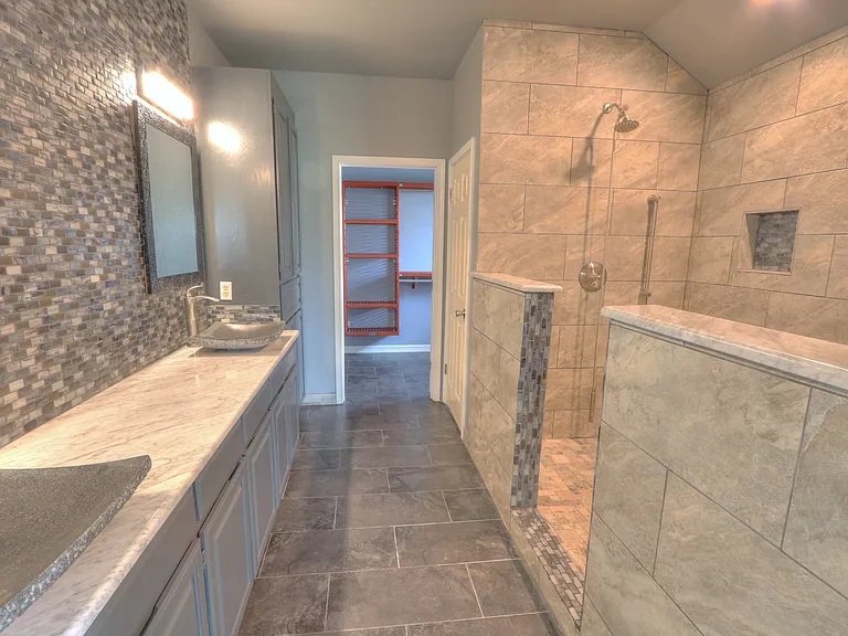 7714 Odessa Dr — Photo 17
