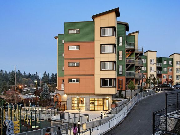 2nd image of 8238 NE Broadway St #303