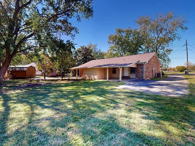 8614 Burleson Ln — Photo 30