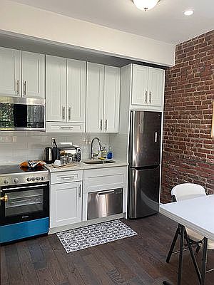 4th image of 57 W 76th St APT 11